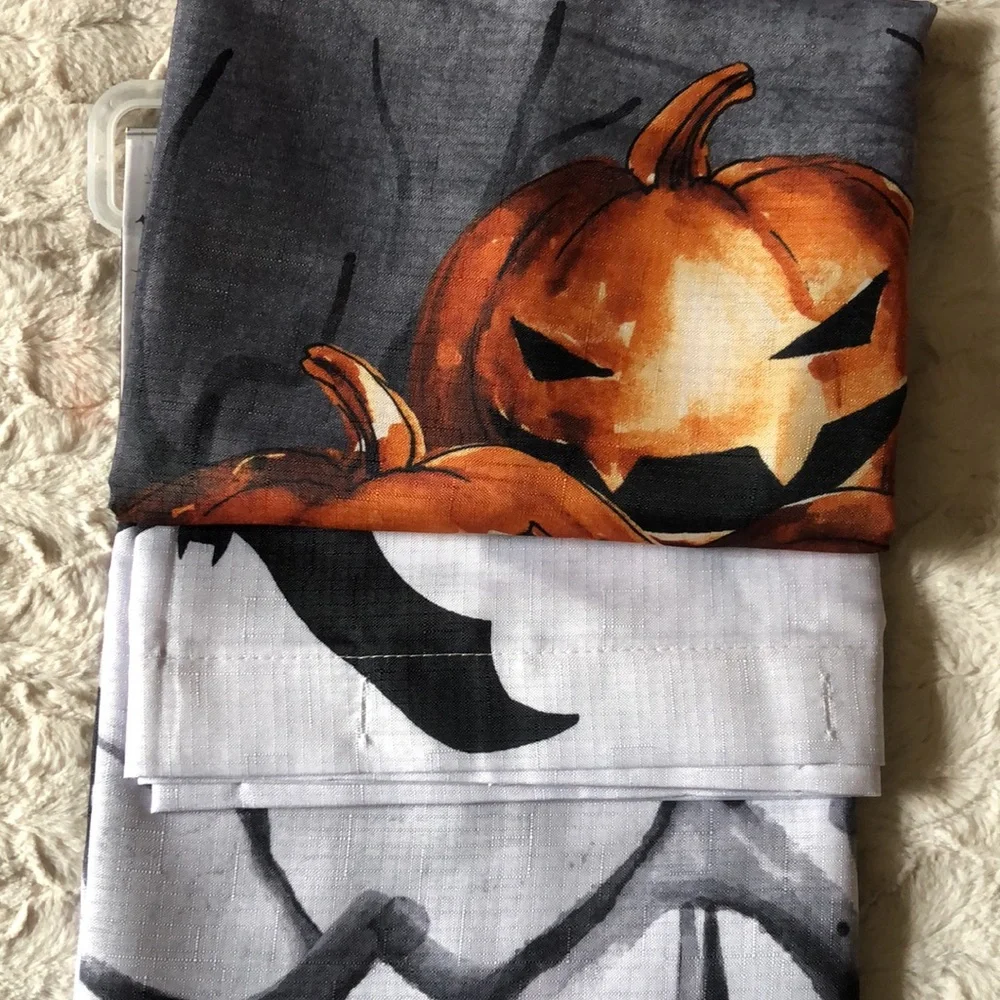 Bat and Jack O’Lanterns Spooky Halloween Shower Curtain -Gray